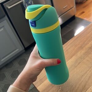 Owala FreeSip Insulated Stainless Steel 24 oz. Water Bottle Neon Basil